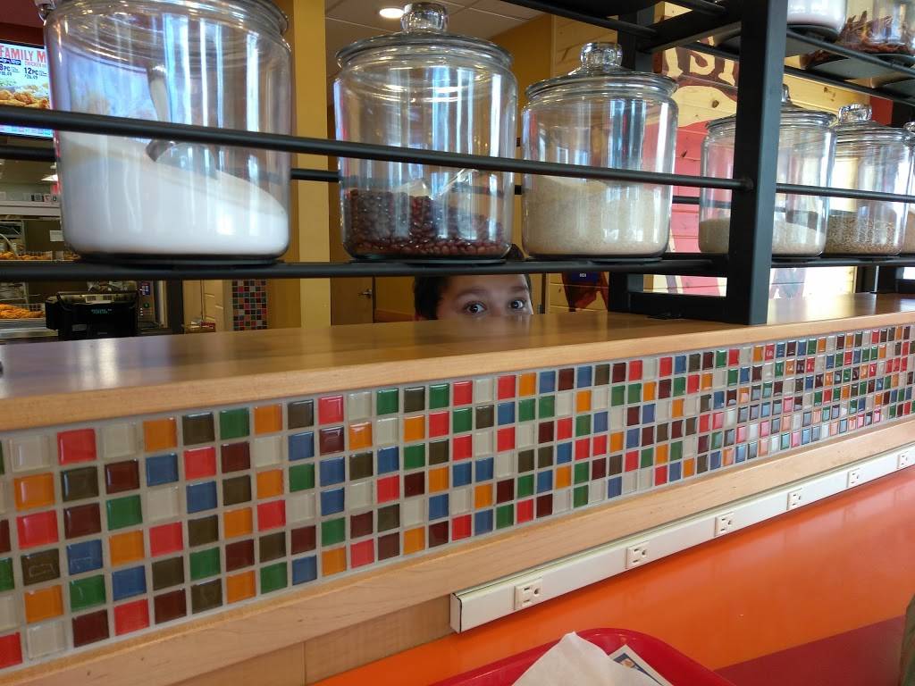 Popeyes Louisiana Kitchen | restaurant | 8527 Foothill Blvd, Sunland-Tujunga, CA 91040, USA | 8182732119 OR +1 818-273-2119