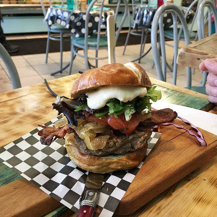 La Petite Boite à Lunch | restaurant | 7 Avenue de lÉglise, Saint-Sauveur, QC J0R 1R0, Canada | 4502277557 OR +1 450-227-7557