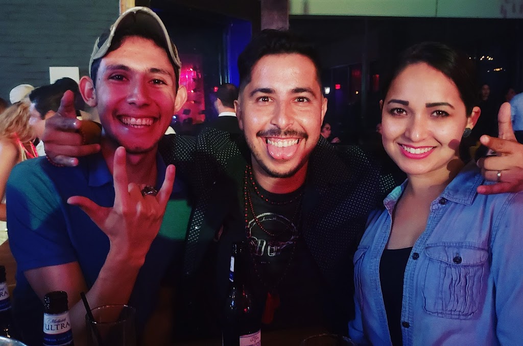 Lada 52 Bar & grill | restaurant | 4001 S Shary Rd #100, Mission, TX 78572, USA | 9566240868 OR +1 956-624-0868