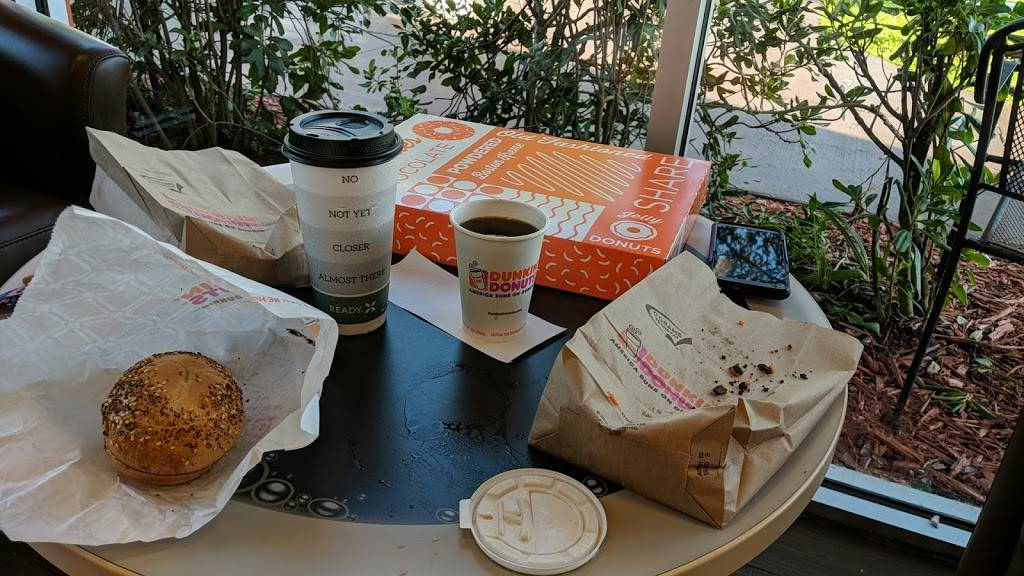 Dunkin | bakery | 14071 N Cleveland Ave, North Fort Myers, FL 33903, USA | 2399958400 OR +1 239-995-8400