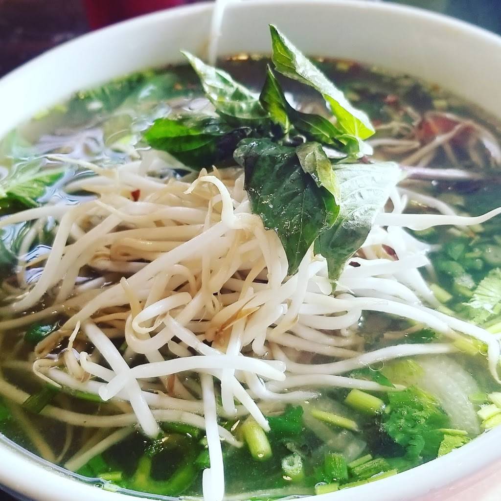 Pho Cali | restaurant | 4756 S 27th St, Milwaukee, WI 53221, USA | 4142829950 OR +1 414-282-9950