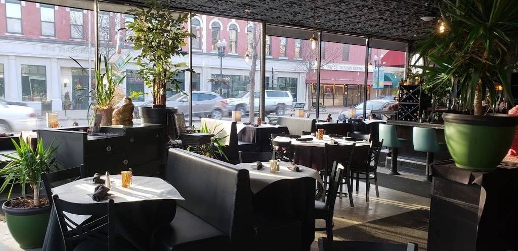 The Pink Chihuahua | restaurant | 700 La Salle St, Ottawa, IL 61350, USA | 8153245227 OR +1 815-324-5227