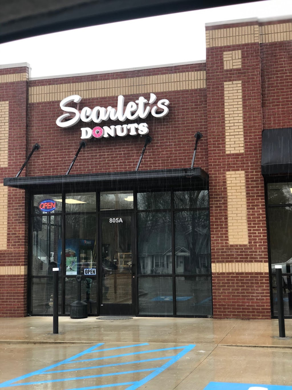 Scarlets Donuts | bakery | 805 E Bankhead St Suite A, New Albany, MS 38652, USA | 6625397386 OR +1 662-539-7386