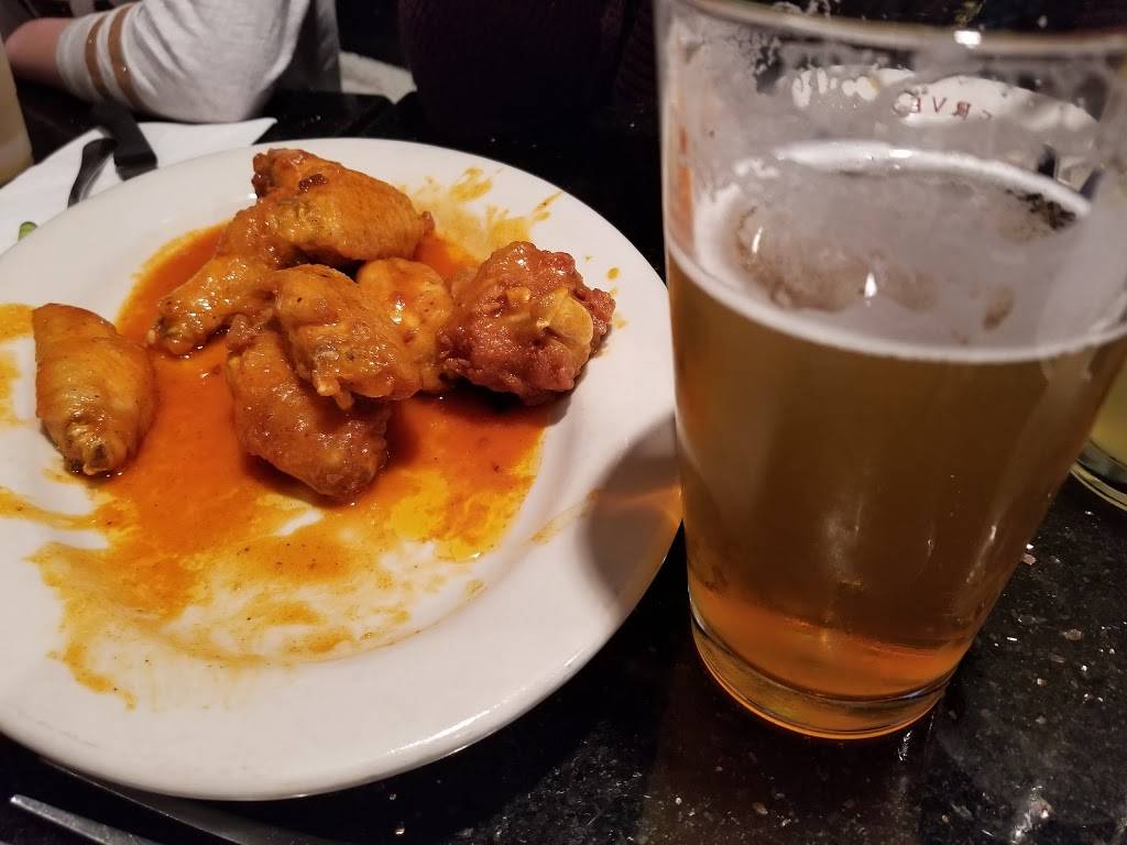 Croxleys | restaurant | 155 W Main St, Smithtown, NY 11787, USA | 6316568787 OR +1 631-656-8787