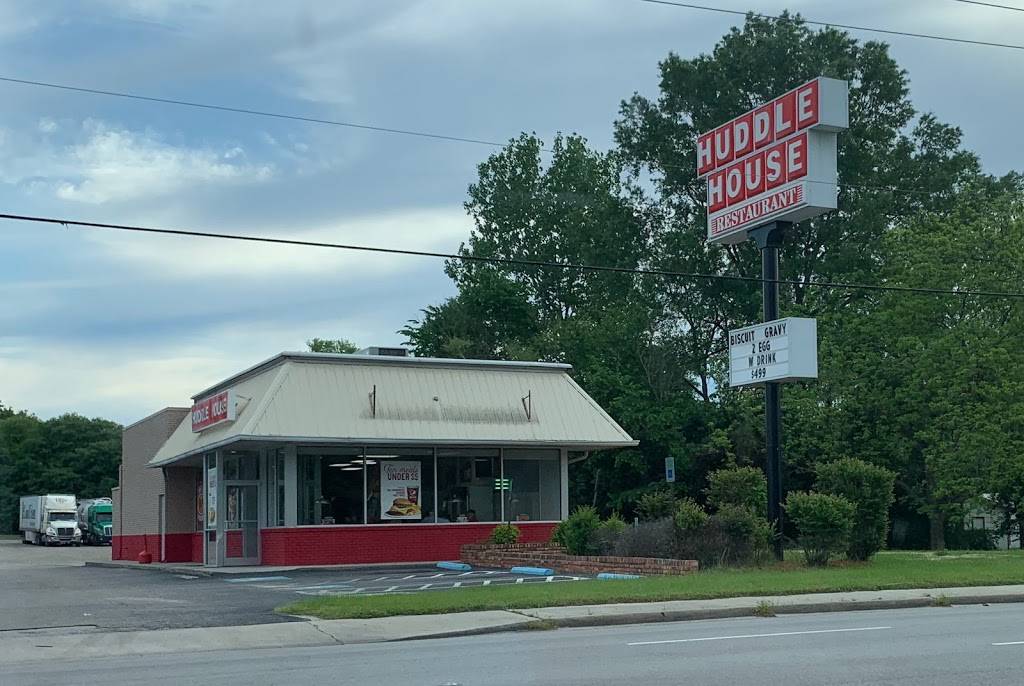 Huddle House | restaurant | 206 E Pine Ave, McBee, SC 29101, USA | 8433355376 OR +1 843-335-5376