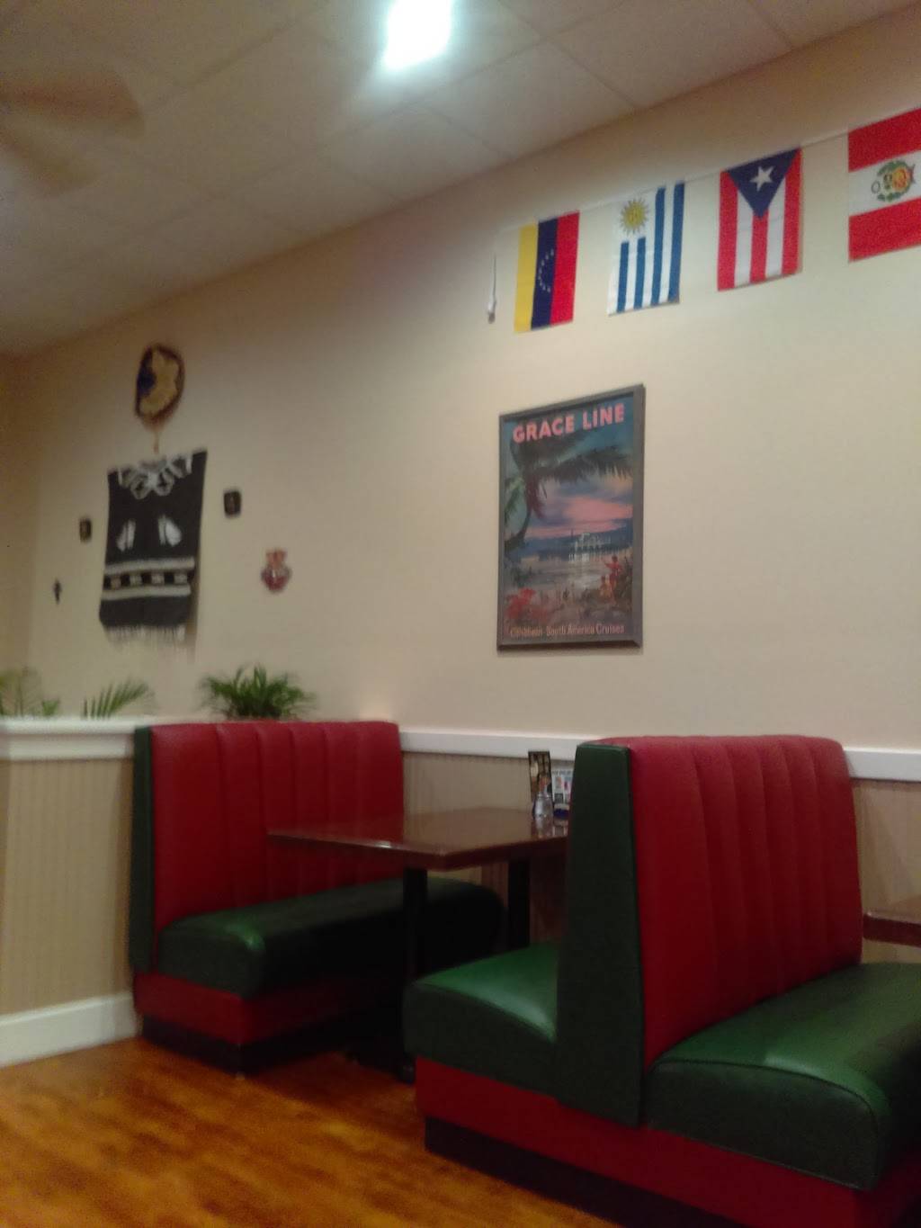 El Mundo De Las Delicias | restaurant | 20 N Sycamore St, Petersburg, VA 23803, USA | 8048359624 OR +1 804-835-9624