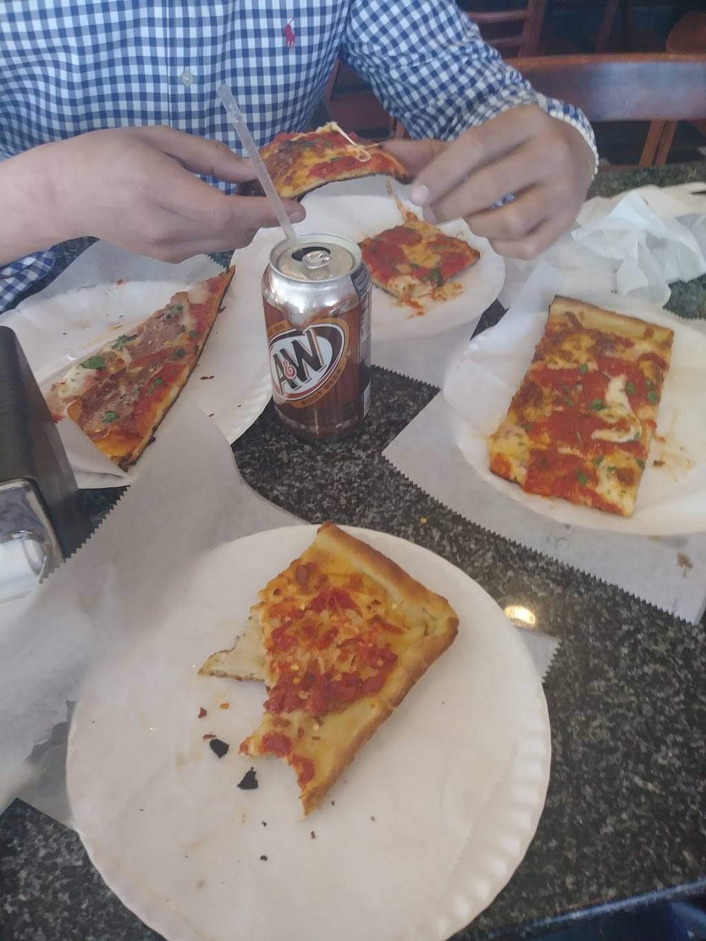 Vaccaros Pizza | restaurant | 88-02 Little Neck Pkwy, Queens, NY 11001, USA | 7183474143 OR +1 718-347-4143