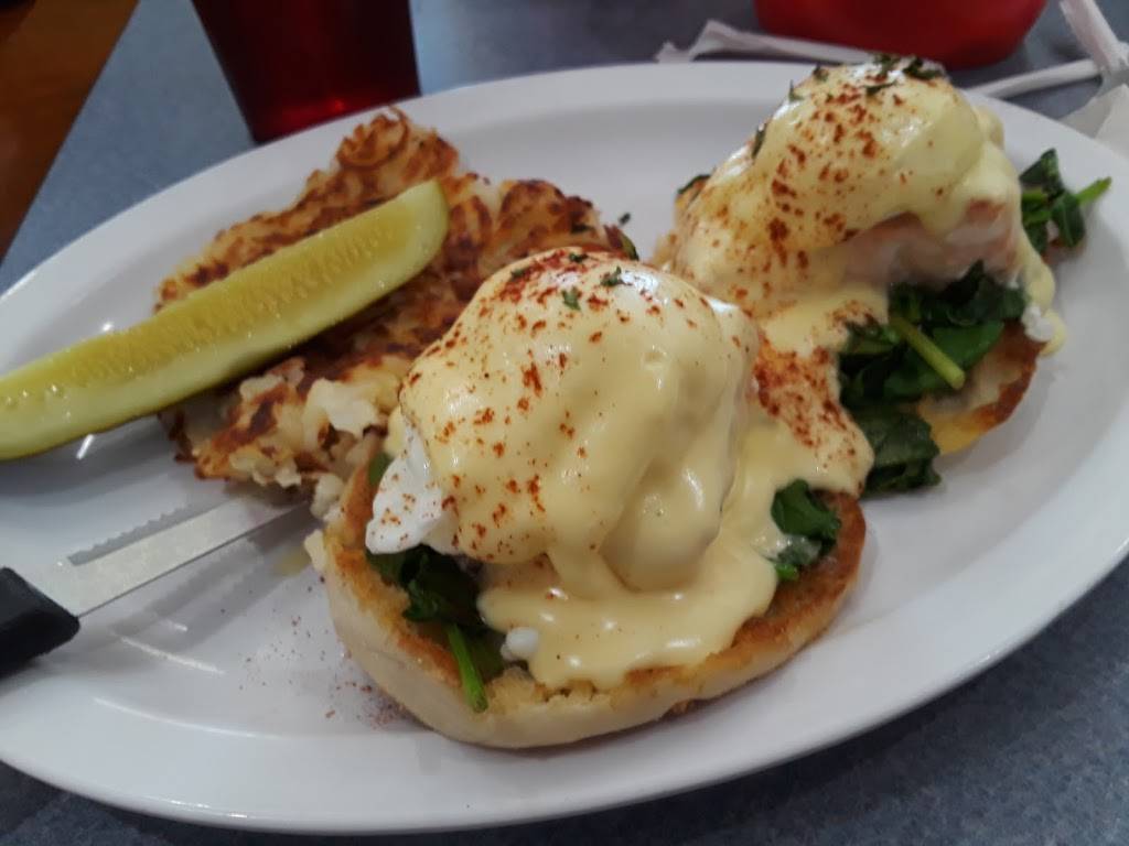 Southern Charm Cafe | restaurant | 8501 Astronaut Blvd, Port Canaveral Astronaut Blvd, Port Canaveral, FL 32920, USA | 3216133800 OR +1 321-613-3800