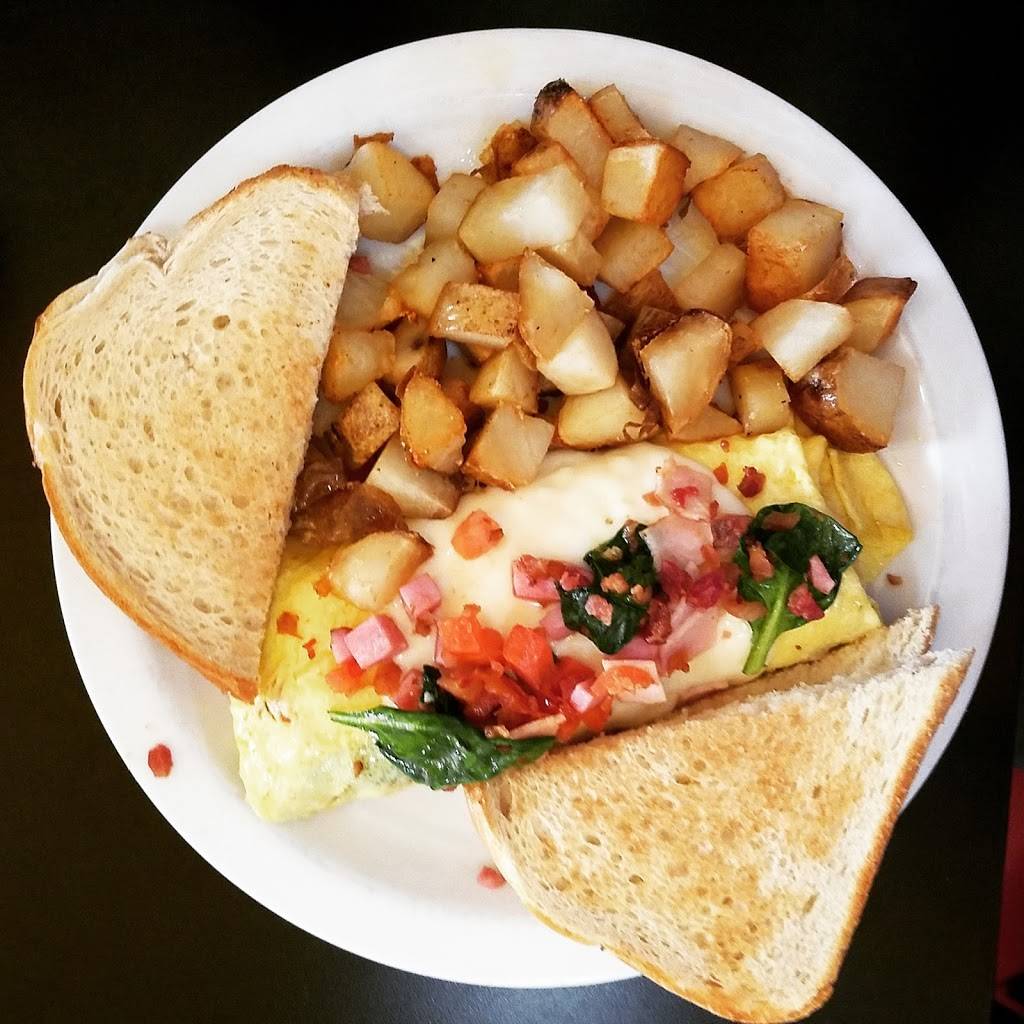 The Breakfast Club & Pub | restaurant | 214 Main St, La Crosse, WI 54601, USA | 6087820050 OR +1 608-782-0050