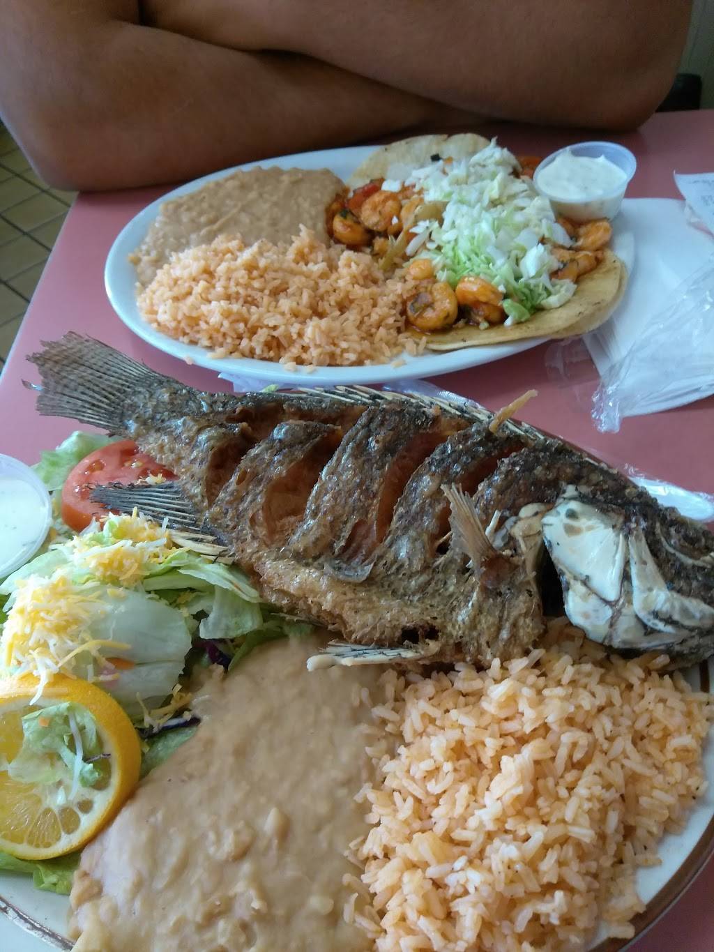 Palmas Restaurant | restaurant | 331 Gabilan Dr, Soledad, CA 93960, USA | 8316781480 OR +1 831-678-1480