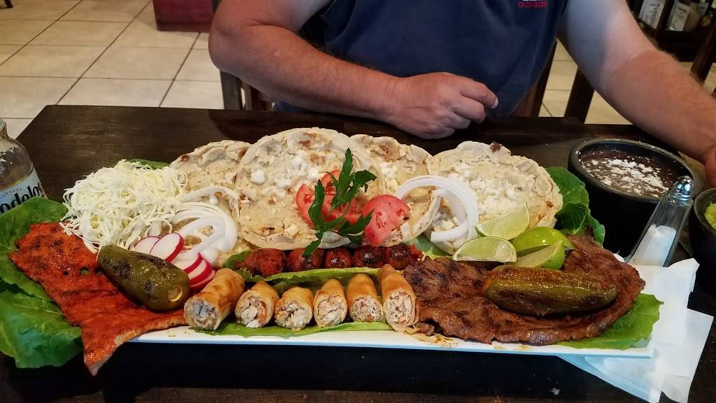 Lalos Grill Restaurant | restaurant | 429 Arbor Vitae St, Inglewood, CA 90301, USA | 3106777848 OR +1 310-677-7848