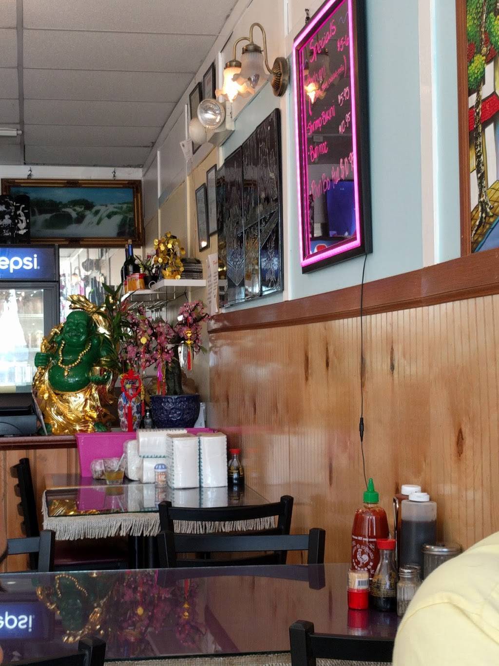 Huongs Vietnamese Restaurant | restaurant | 267 St John St, Portland, ME 04101, USA | 2077752344 OR +1 207-775-2344