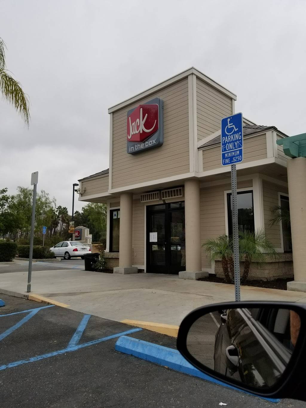 Jack in the Box | restaurant | 23577 Sunnymead Ranch Pkwy, Moreno Valley, CA 92557, USA | 9512477483 OR +1 951-247-7483