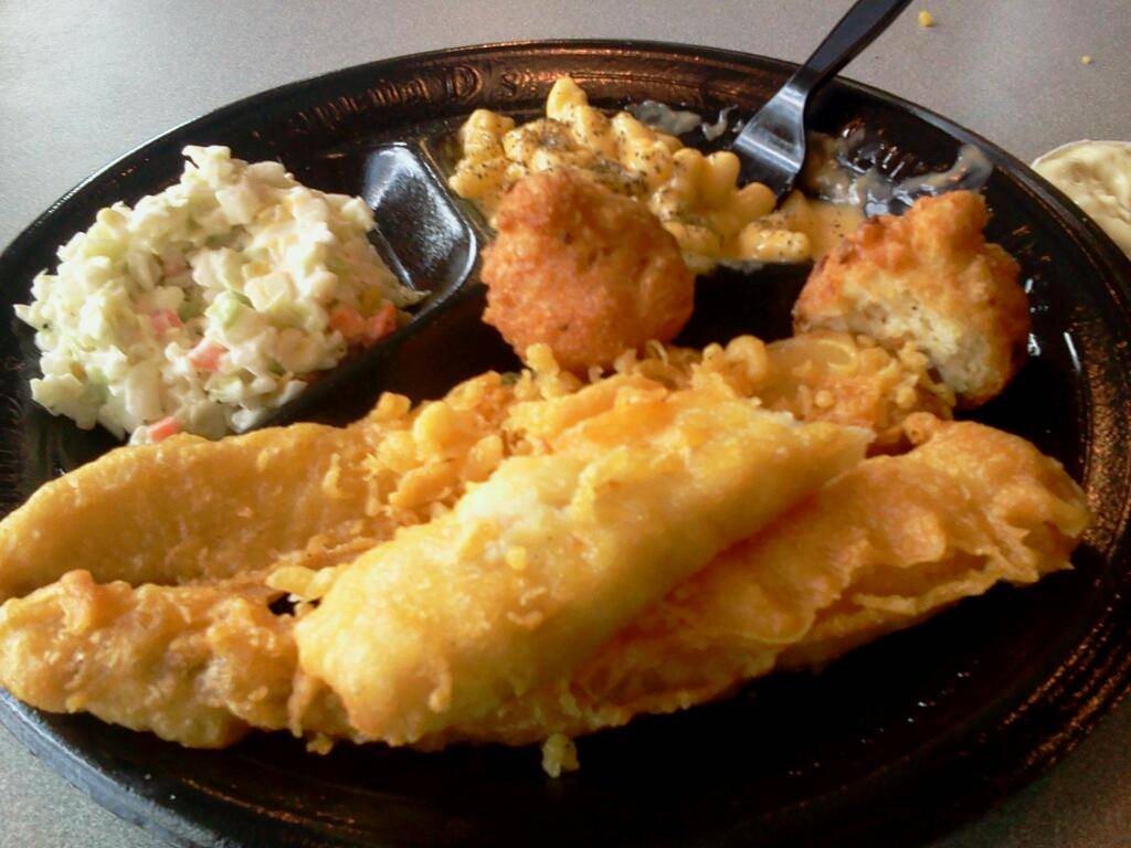 Captain Ds | restaurant | 112 N U.S. Hwy 52, Moncks Corner, SC 29461, USA | 8438997300 OR +1 843-899-7300