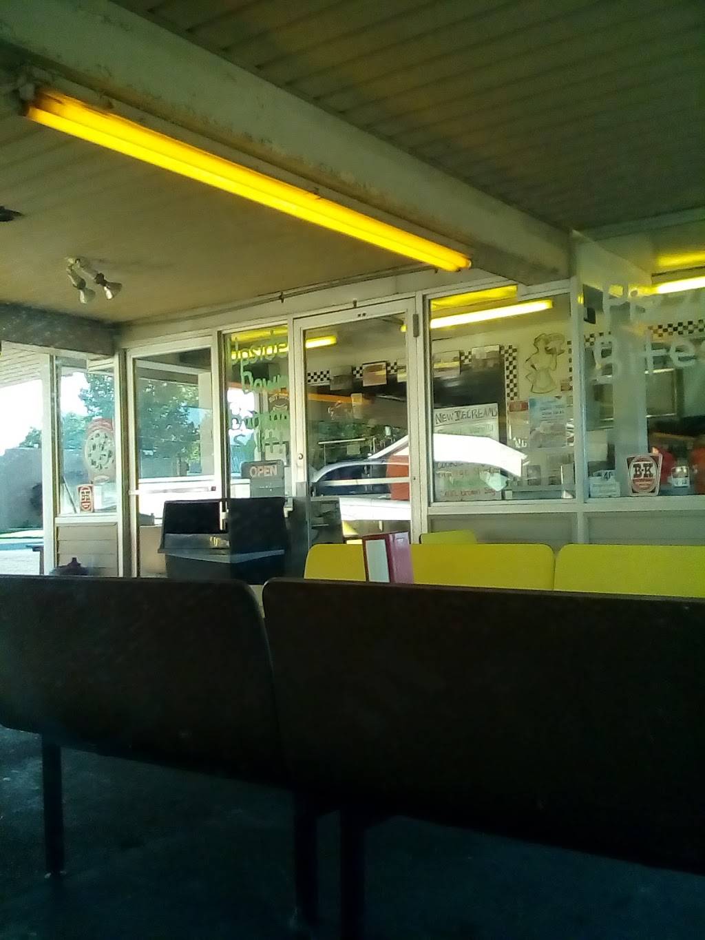 B&K Drive-In | restaurant | 1201 E 9th St, Rochester, IN 46975, USA | 5742232505 OR +1 574-223-2505