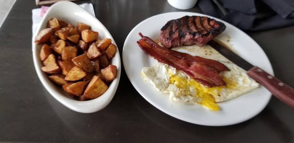 Hy-Vee Market Grille | restaurant | 420 Court Ave, Des Moines, IA 50309, USA | 5152432263 OR +1 515-243-2263