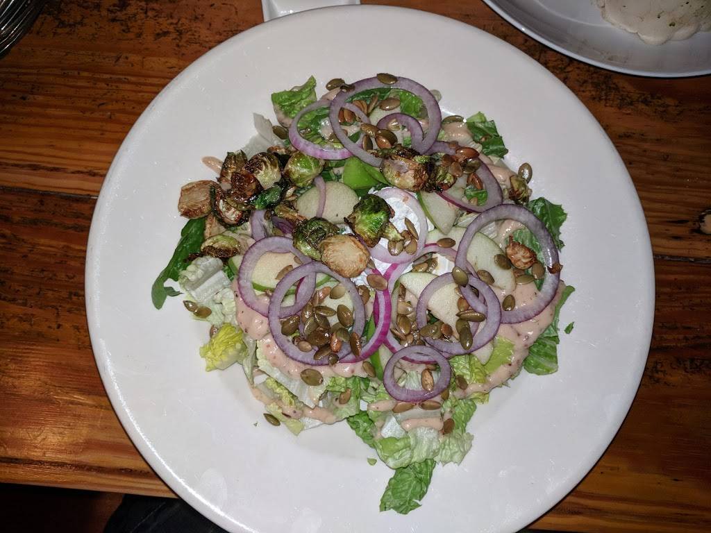 Kristas | restaurant | 2 Main St, Cornish, ME 04020, USA | 2076253600 OR +1 207-625-3600