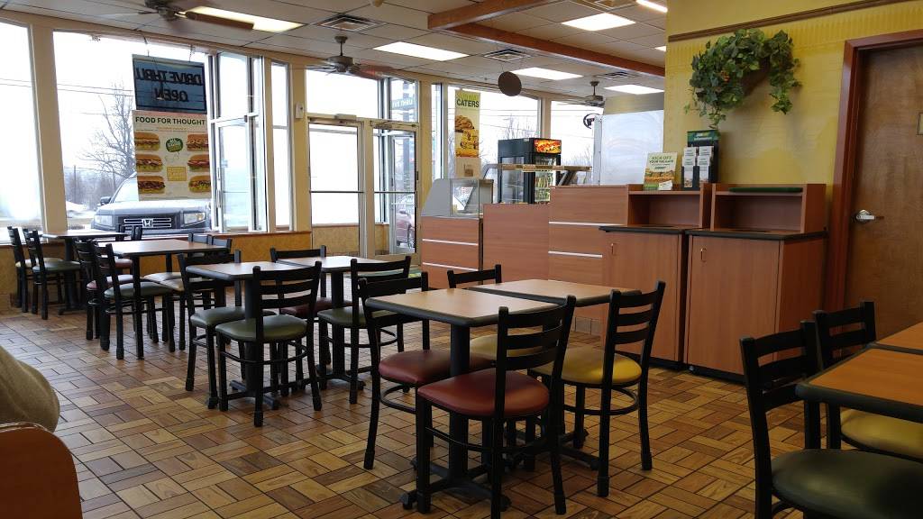 Subway | restaurant | 928 N Mulberry St, Elizabethtown, KY 42701, USA | 2707377336 OR +1 270-737-7336