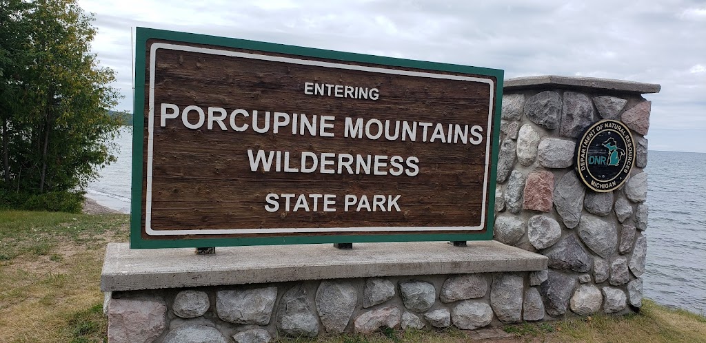 Twillys Sports Bar & Grill | restaurant | 13909 US-45, Bruce Crossing, MI 49912, USA | 9068273360 OR +1 906-827-3360