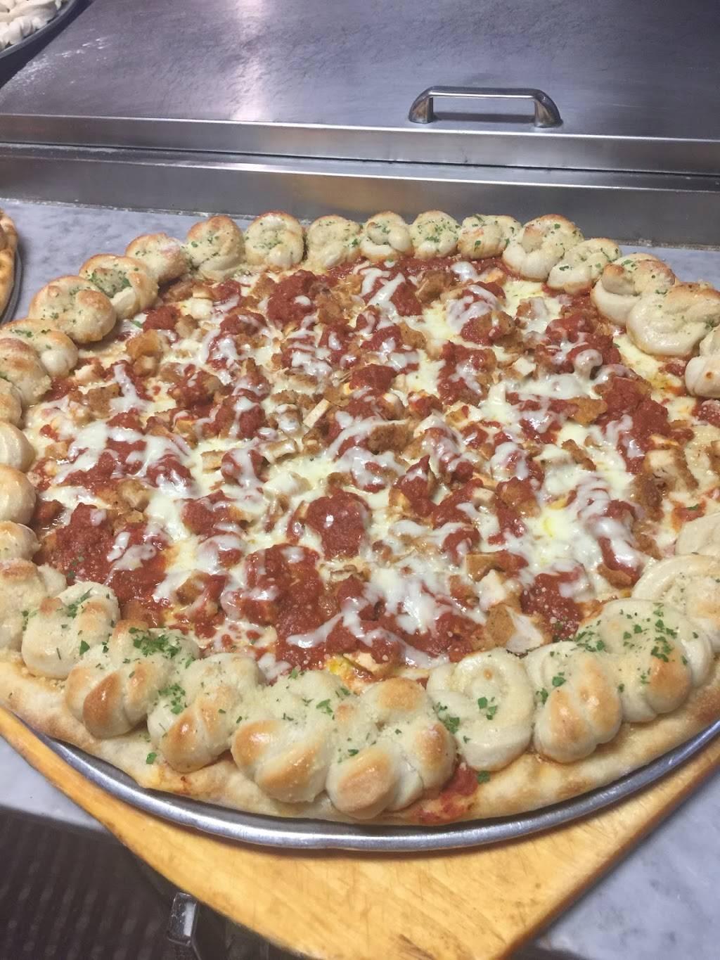 La Capricciosa Pizza | restaurant | 135 3rd St #24, Greenport, NY 11944, USA | 6314771625 OR +1 631-477-1625