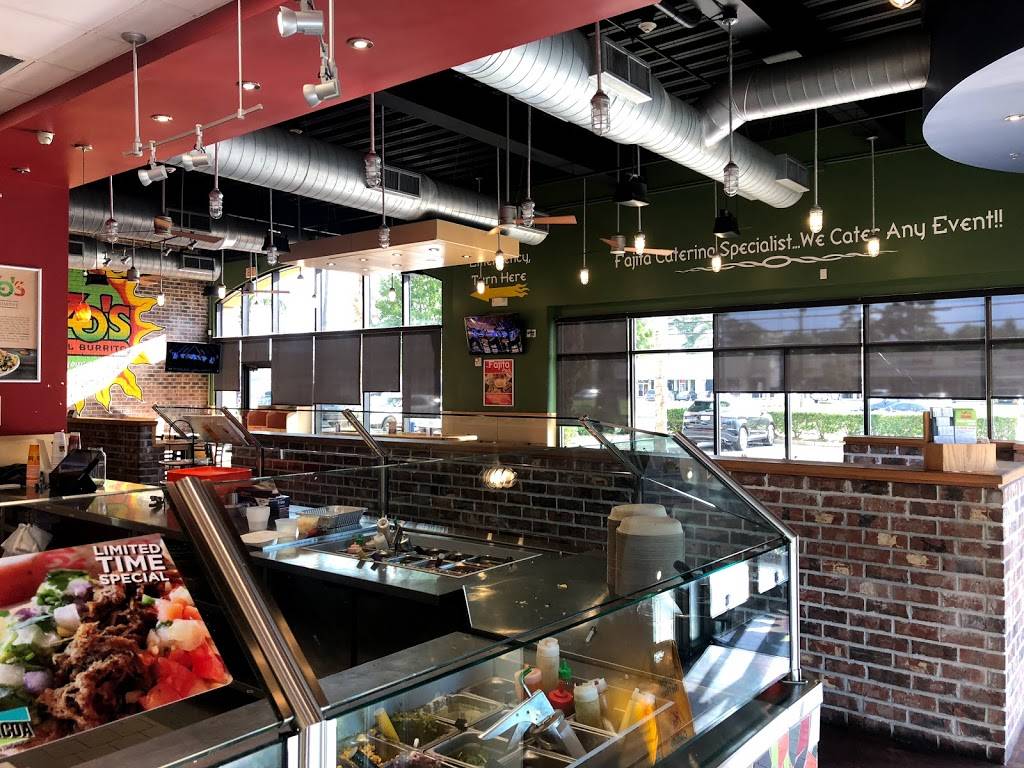 Izzos Illegal Burrito - Harvey | restaurant | 1901 Manhattan Blvd #101, Harvey, LA 70058, USA | 5045706077 OR +1 504-570-6077