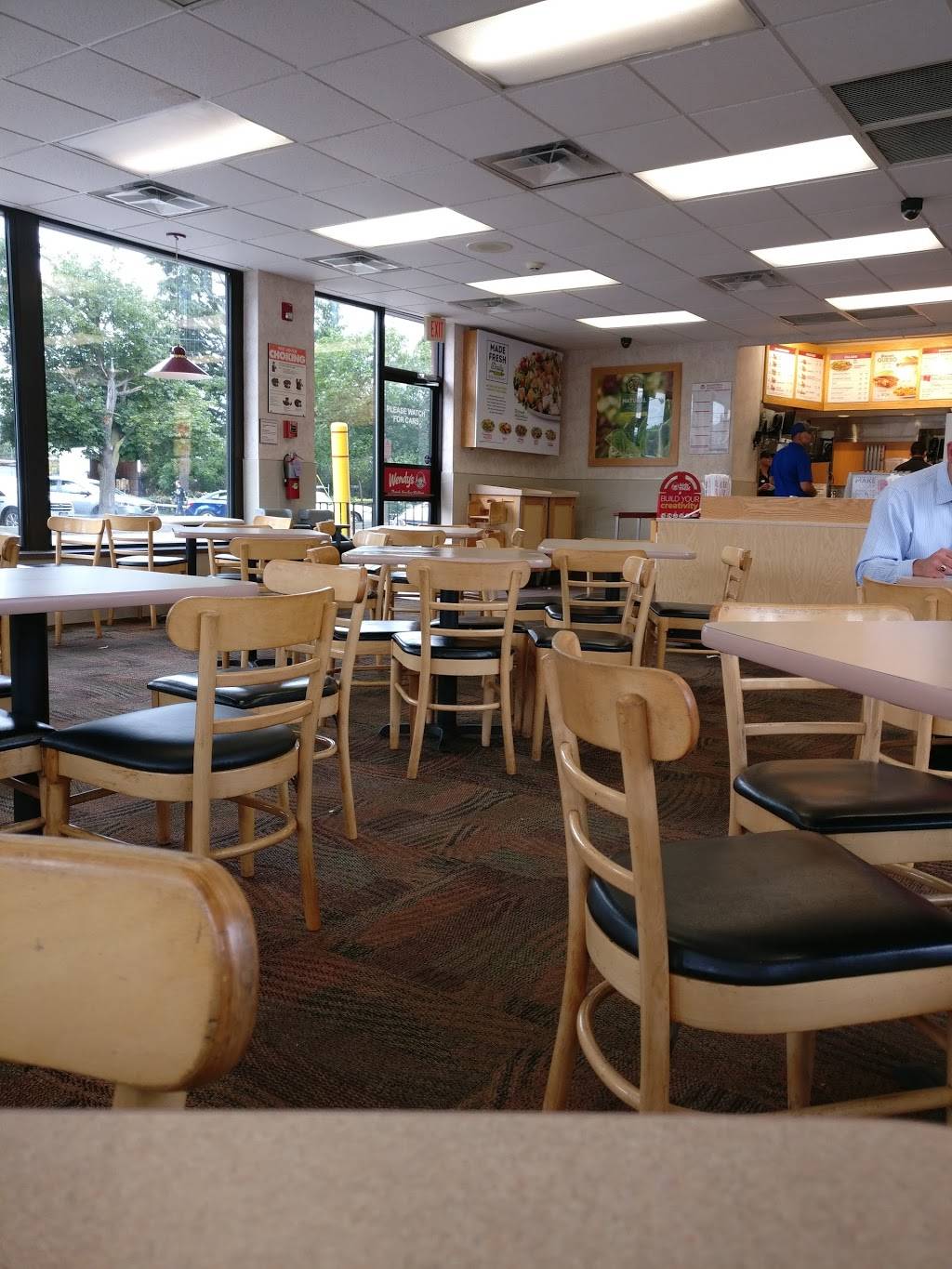 Wendys | restaurant | 5244 Main St, Williamsville, NY 14221, USA | 7166263397 OR +1 716-626-3397