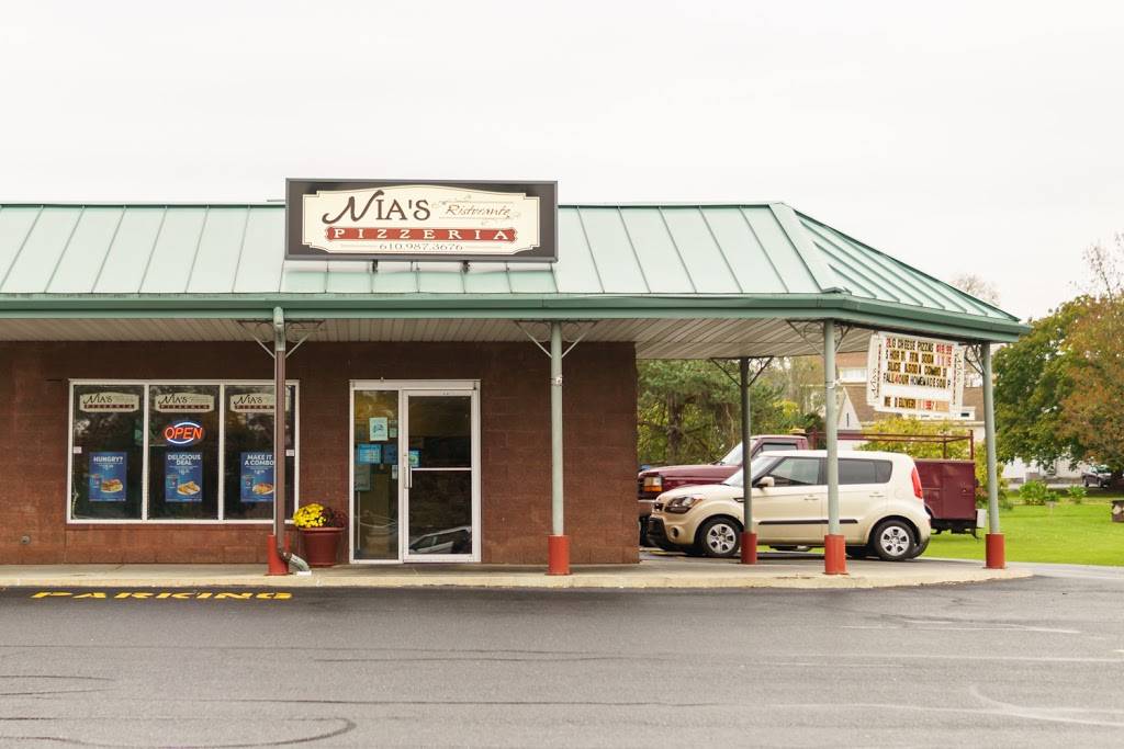 Nias Pizzeria | restaurant | 41 Kings Plaza, Oley, PA 19547, USA | 6109873676 OR +1 610-987-3676