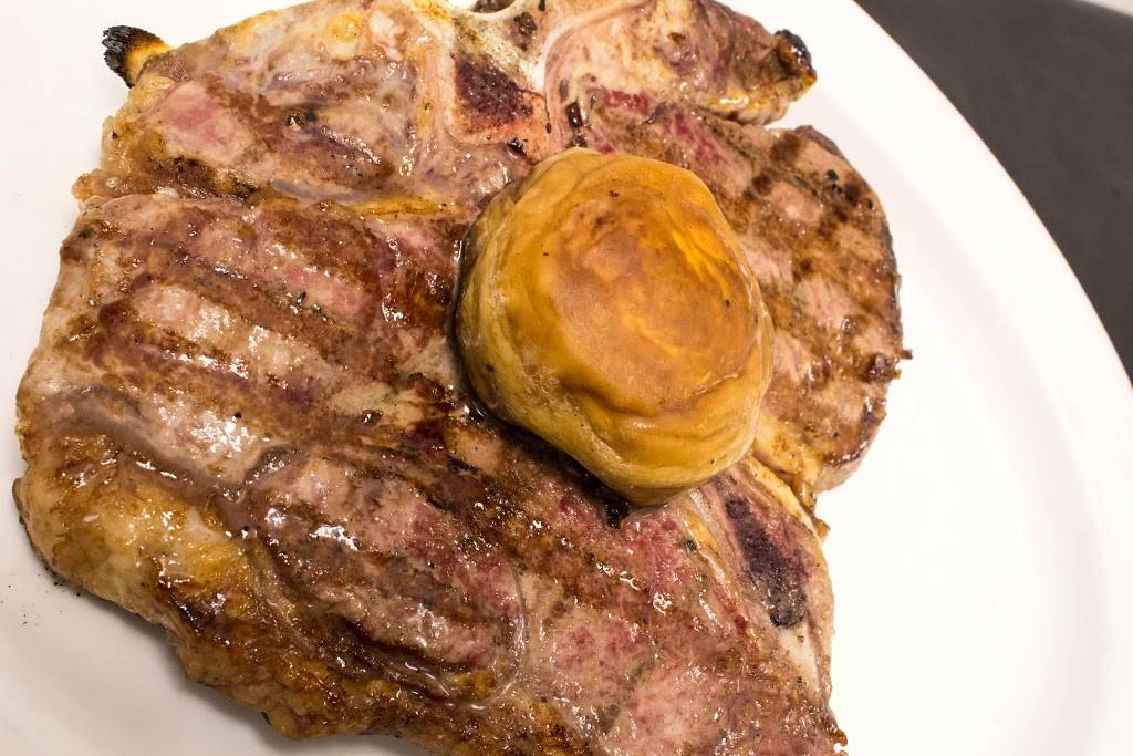 Mr. Pauls Chop House | restaurant | 29850 Groesbeck Hwy, Roseville, MI 48066, USA | 5867777770 OR +1 586-777-7770