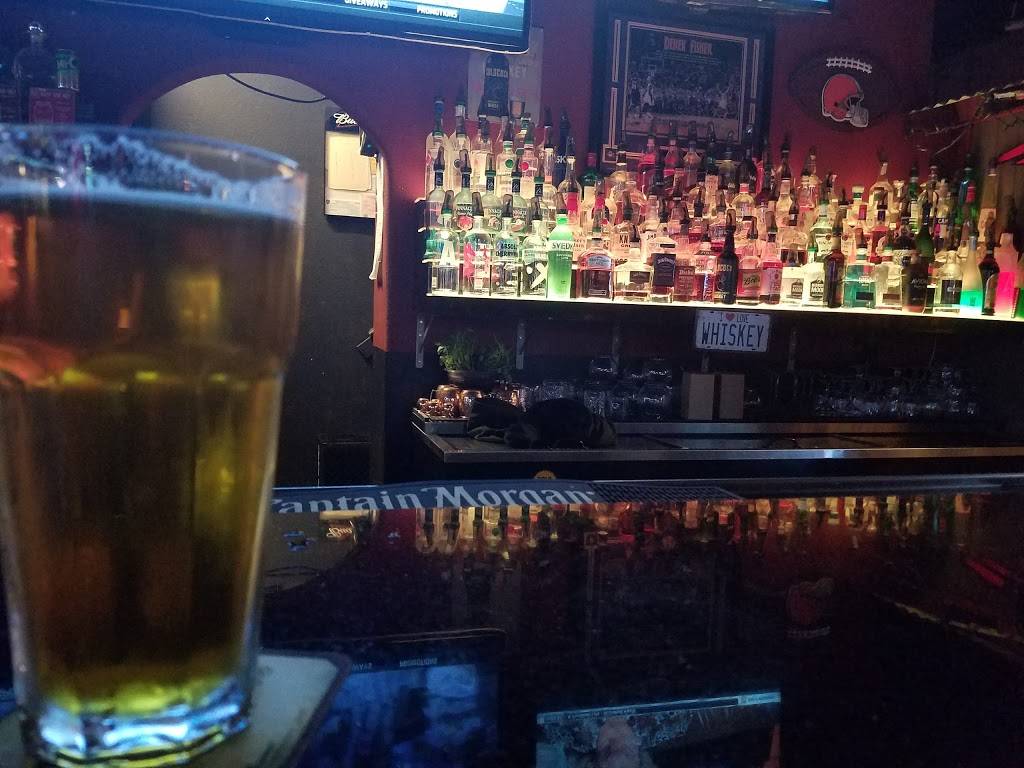 Gators Sports Bar And Grill | restaurant | 21041 Bear Valley Rd, Apple Valley, CA 92308, USA | 7609617200 OR +1 760-961-7200