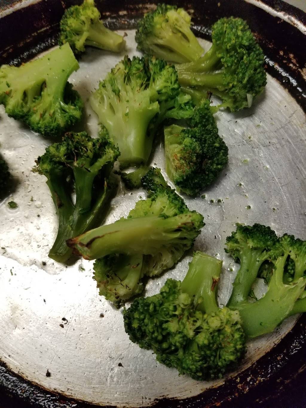 Nunzios Pizzeria | restaurant | 17615 Detroit Ave, Lakewood, OH 44107, USA | 2162282900 OR +1 216-228-2900