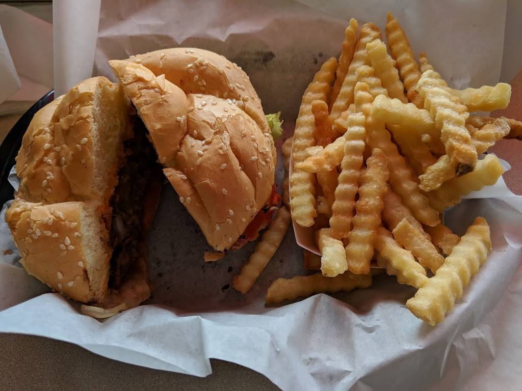 Paradise Pup | restaurant | 1724 S River Rd, Des Plaines, IL 60018, USA | 8476998590 OR +1 847-699-8590