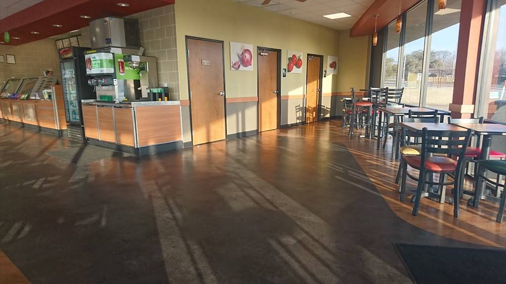 Subway Restaurants | restaurant | 1101 N Carrier Pkwy #200, Grand Prairie, TX 75050, USA | 9722621313 OR +1 972-262-1313