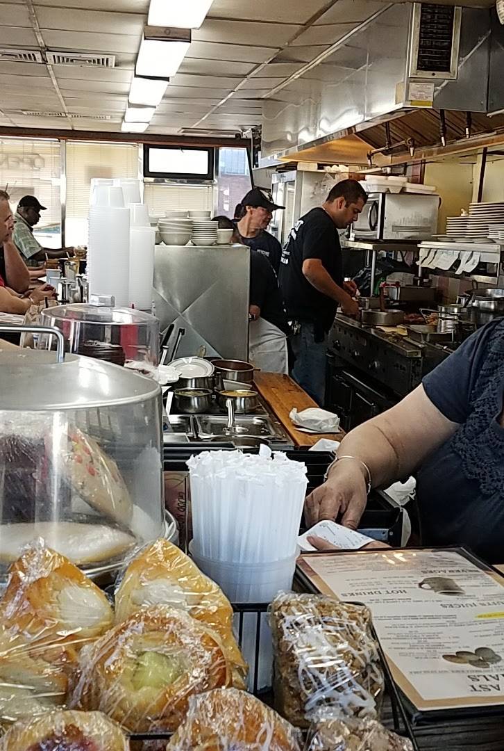 Seaport Diner | restaurant | 798 Dowd Ave, Elizabeth, NJ 07201, USA | 9083514510 OR +1 908-351-4510