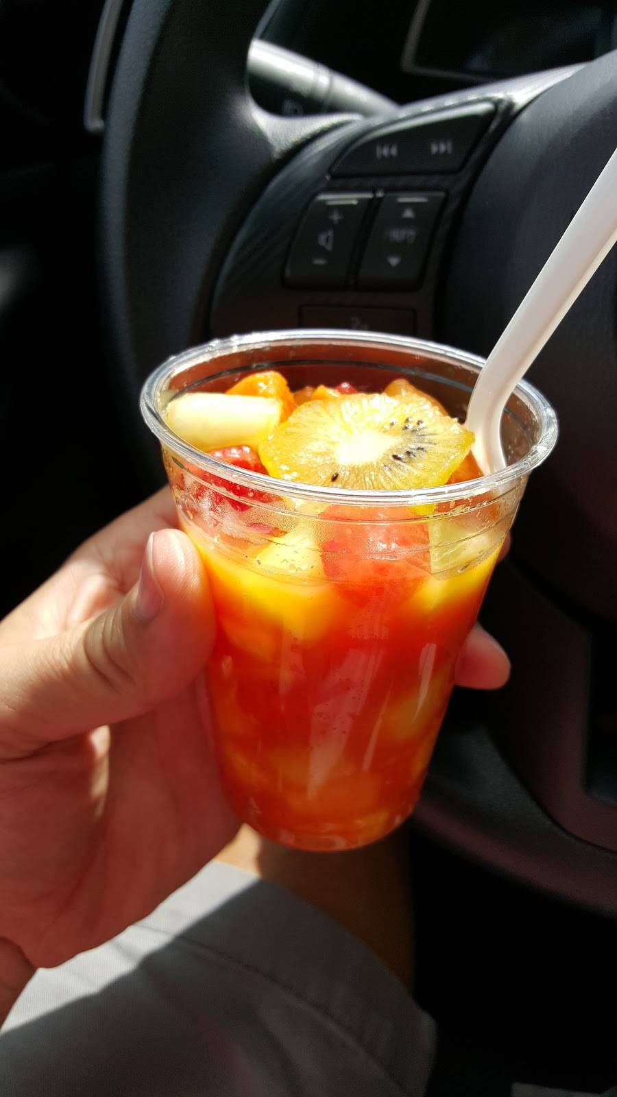 El Palacio de los Jugos | bakery | 7085 SW 24th St, Miami, FL 33155, USA | 3053920887 OR +1 305-392-0887