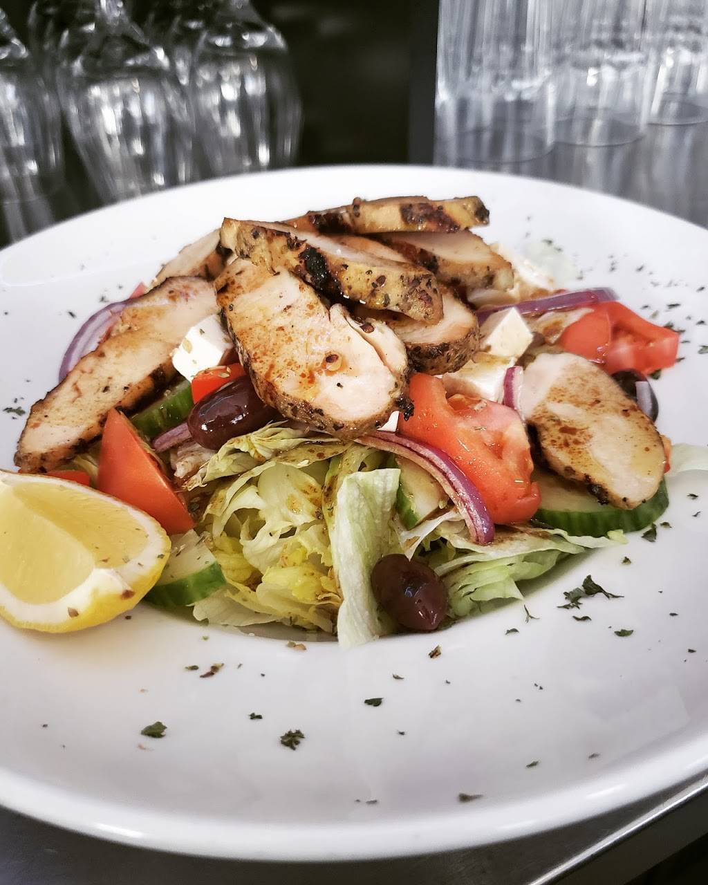 Resto-bar La Veranda | meal delivery | 6363 Boul Henri-Bourassa E, Montréal-Nord, QC H1G 2V5, Canada | 5147596363 OR +1 514-759-6363