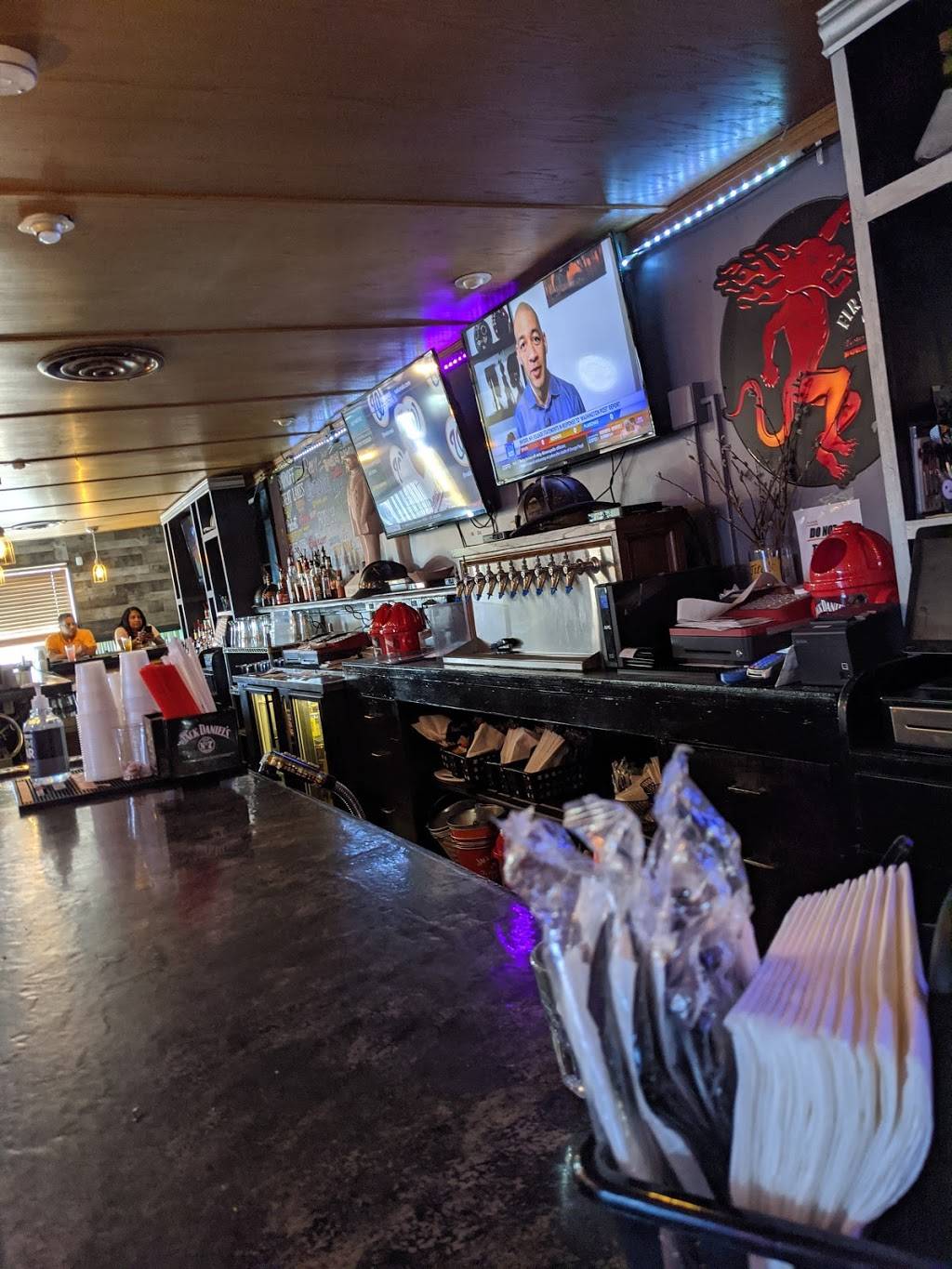 The Hydrant Pub and Grub | restaurant | 786 Front St, Berea, OH 44017, USA | 4405327060 OR +1 440-532-7060