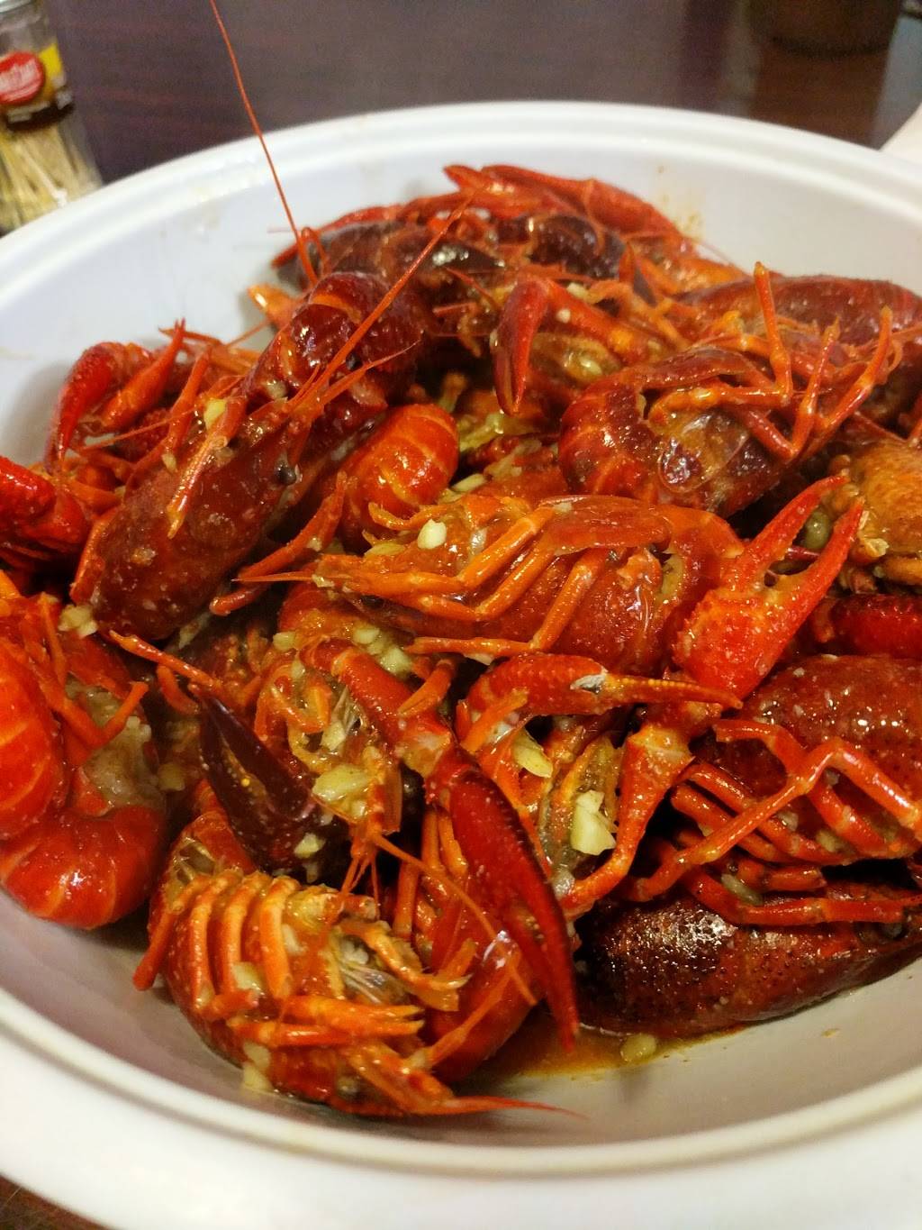 My Sisters Crawfish | restaurant | 272 Adams St, Dorchester, MA 02122, USA | 6172651100 OR +1 617-265-1100