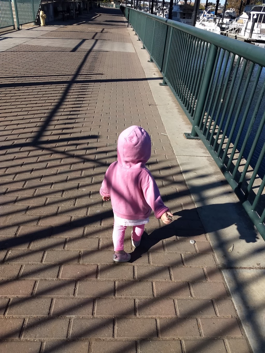 Waterfront Warehouse | restaurant | 445 W Weber Ave, Stockton, CA 95203, USA | 2094647243 OR +1 209-464-7243