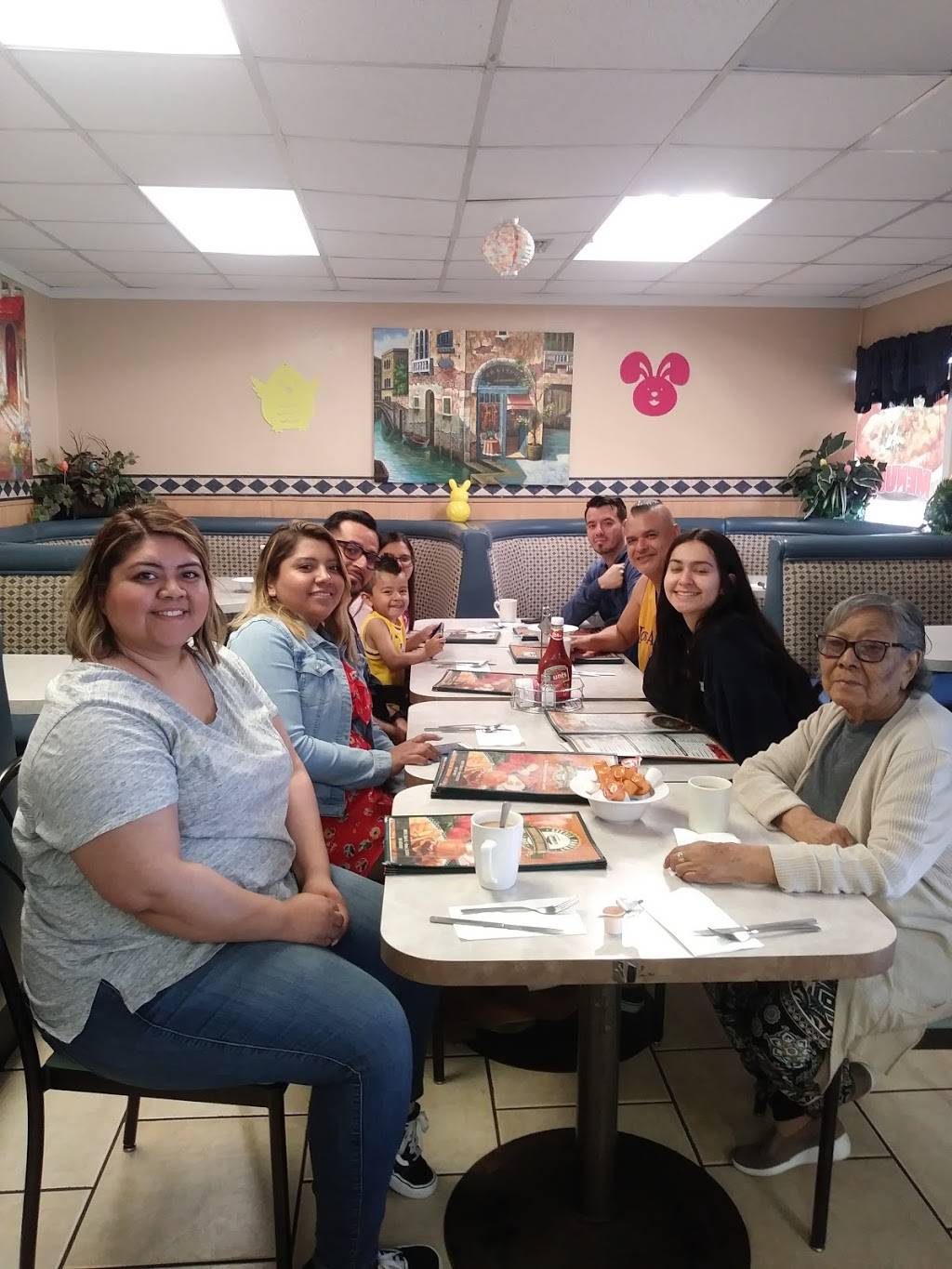 Little Pantry Cafe | restaurant | 980 State St F2, Hemet, CA 92543, USA | 9519290908 OR +1 951-929-0908