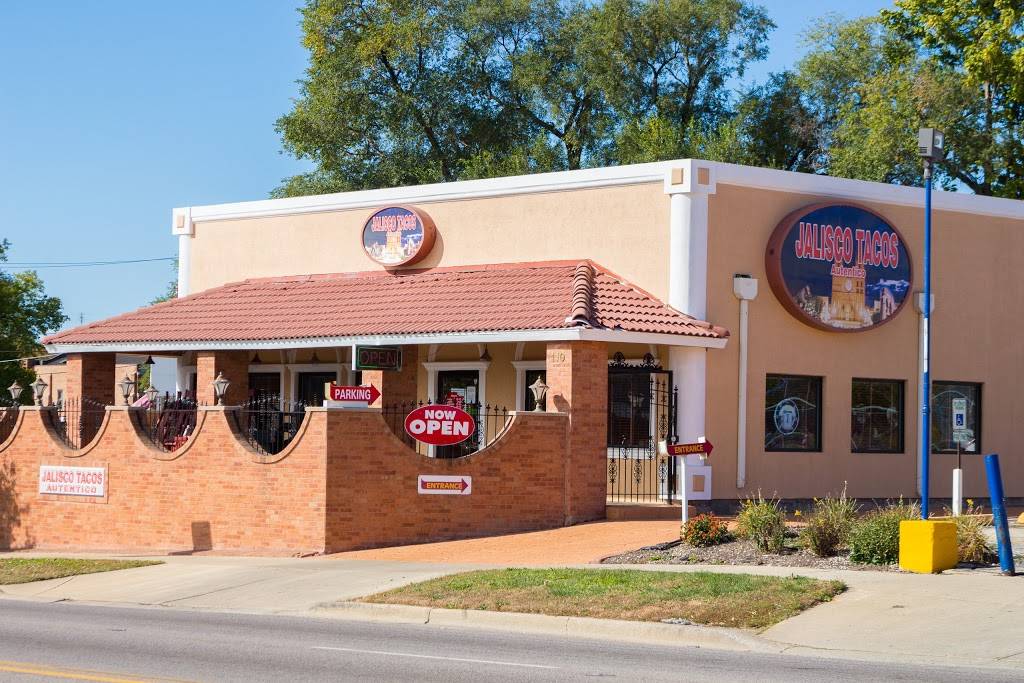 Jalisco Tacos Autentico | restaurant | 110 N Lake St, Aurora, IL 60506, USA | 6308920102 OR +1 630-892-0102