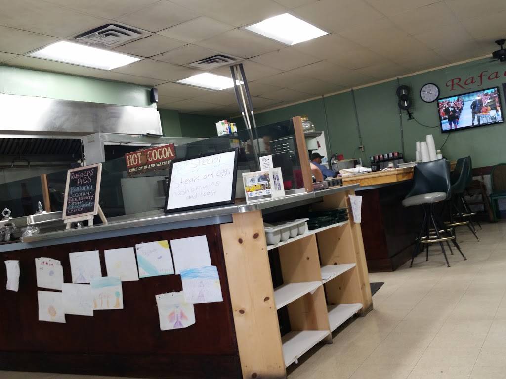 Rafaels | Family Restaurant | restaurant | 9 Main St #107, Woodland, CA 95695, USA | 5306617502 OR +1 530-661-7502