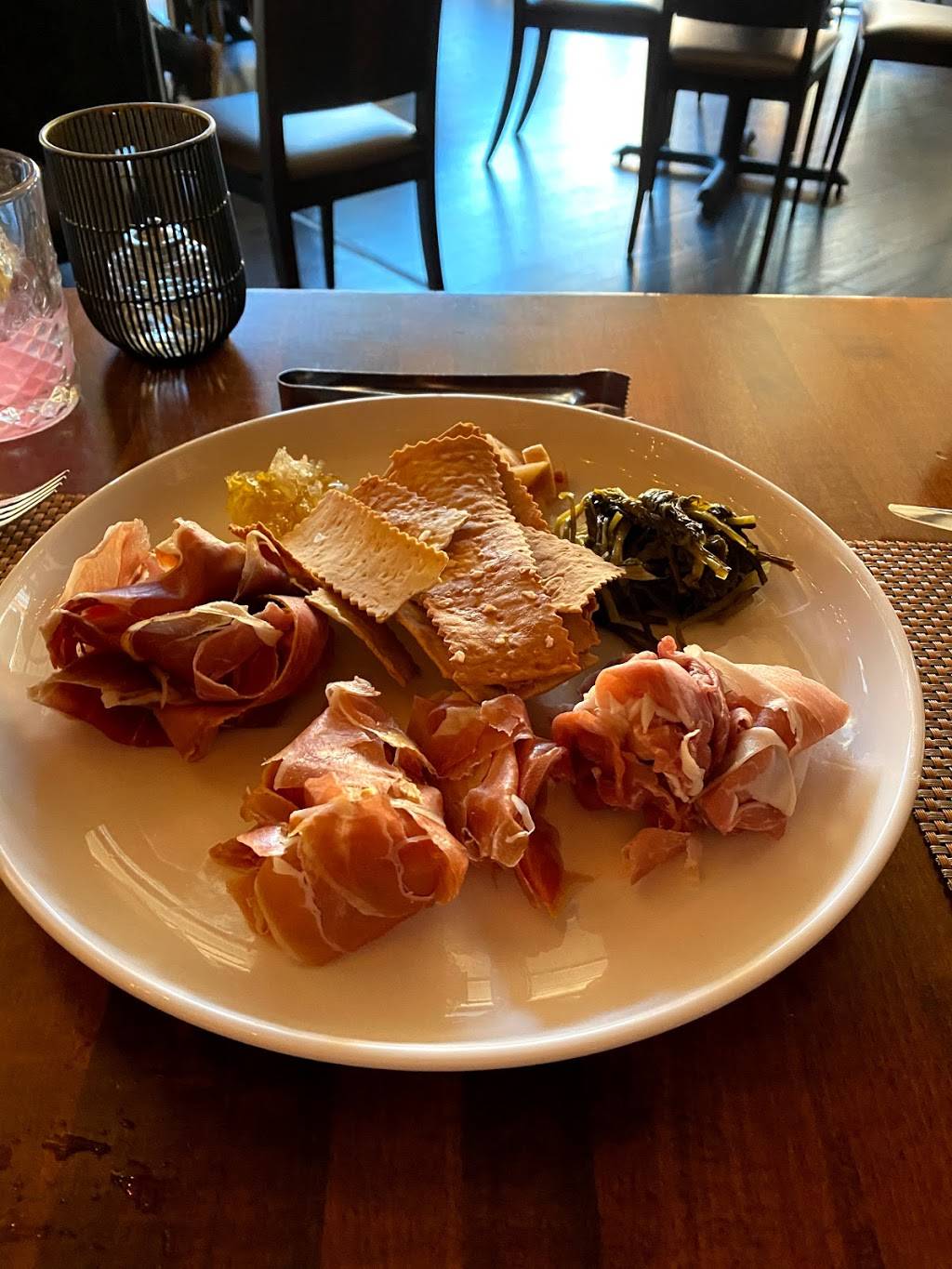 Oak Steakhouse Raleigh | restaurant | 417 W Hargett St, Raleigh, NC 27603, USA | 9842551818 OR +1 984-255-1818