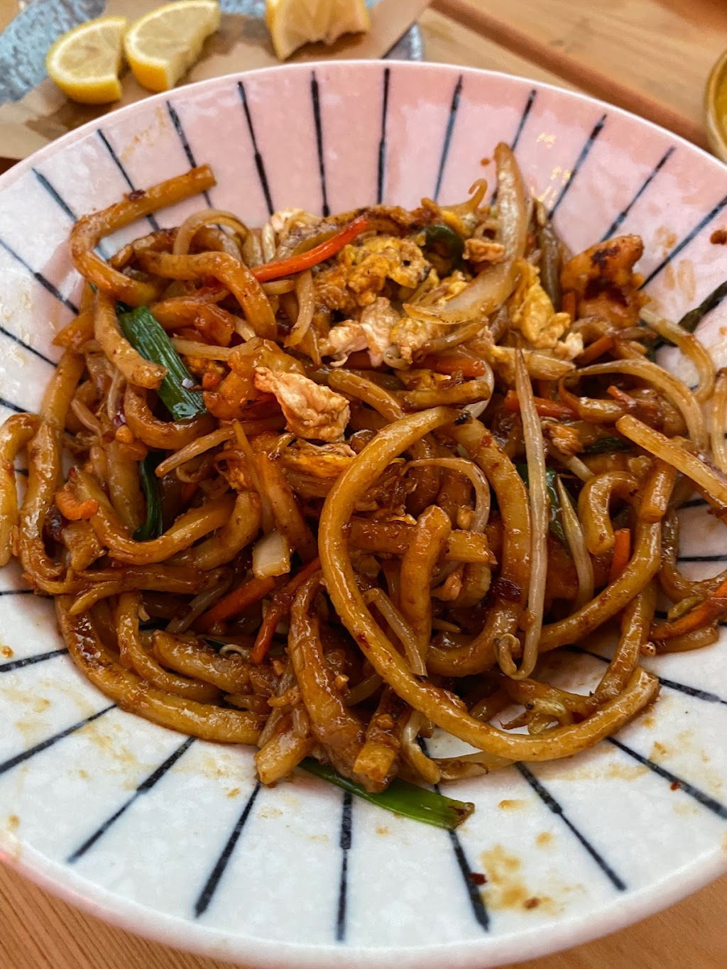 Hawkers Asian Street Food | restaurant | 2800 Main St, Dallas, TX 75226, USA | 2142718111 OR +1 214-271-8111