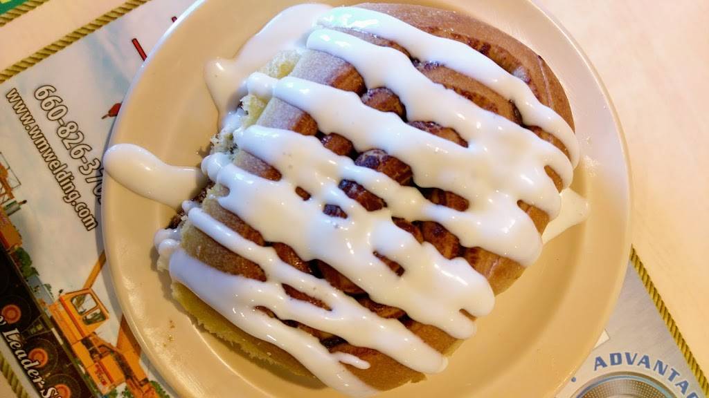 Claras North 65 Cafe | restaurant | 22938 US-65, Sedalia, MO 65301, USA | 6608293322 OR +1 660-829-3322