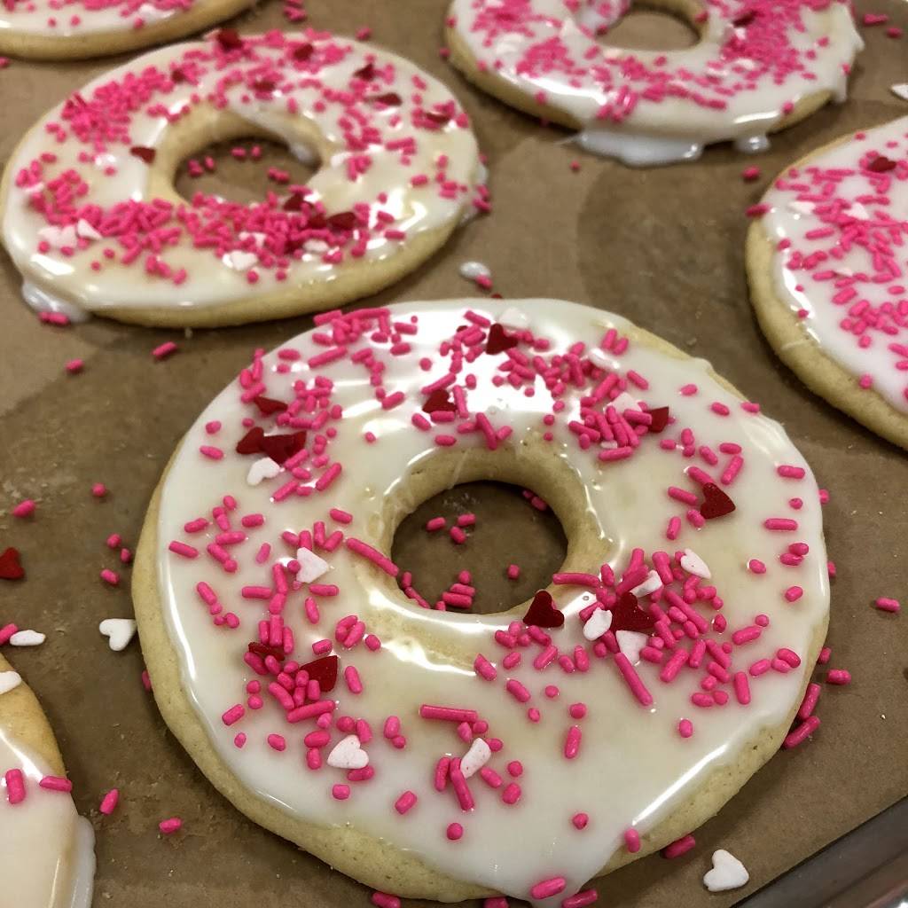 Mei Meis Cookies & Creamery LLC | restaurant | 113 E Elm St, River Falls, WI 54022, USA | 7156292100 OR +1 715-629-2100