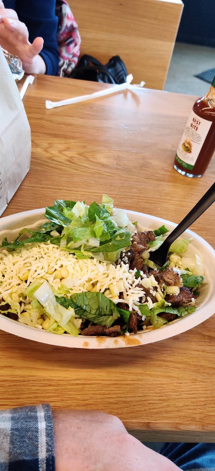Chipotle Mexican Grill | restaurant | 6314 N Chatham Ave, Kansas City, MO 64151, USA | 8165840603 OR +1 816-584-0603