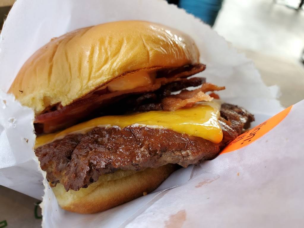 Shake Shack | restaurant | 2995 Larimer St, Denver, CO 80205, USA | 7205438609 OR +1 720-543-8609