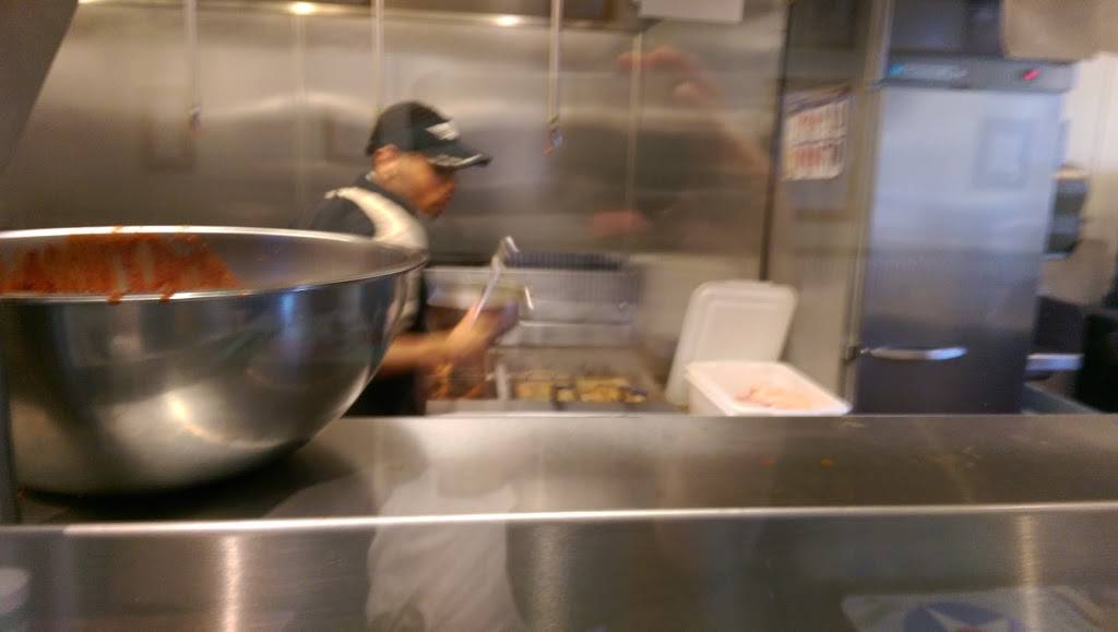 Wingstop | restaurant | 1975 Verdugo Blvd #3, La Cañada Flintridge, CA 91011, USA | 8182489464 OR +1 818-248-9464