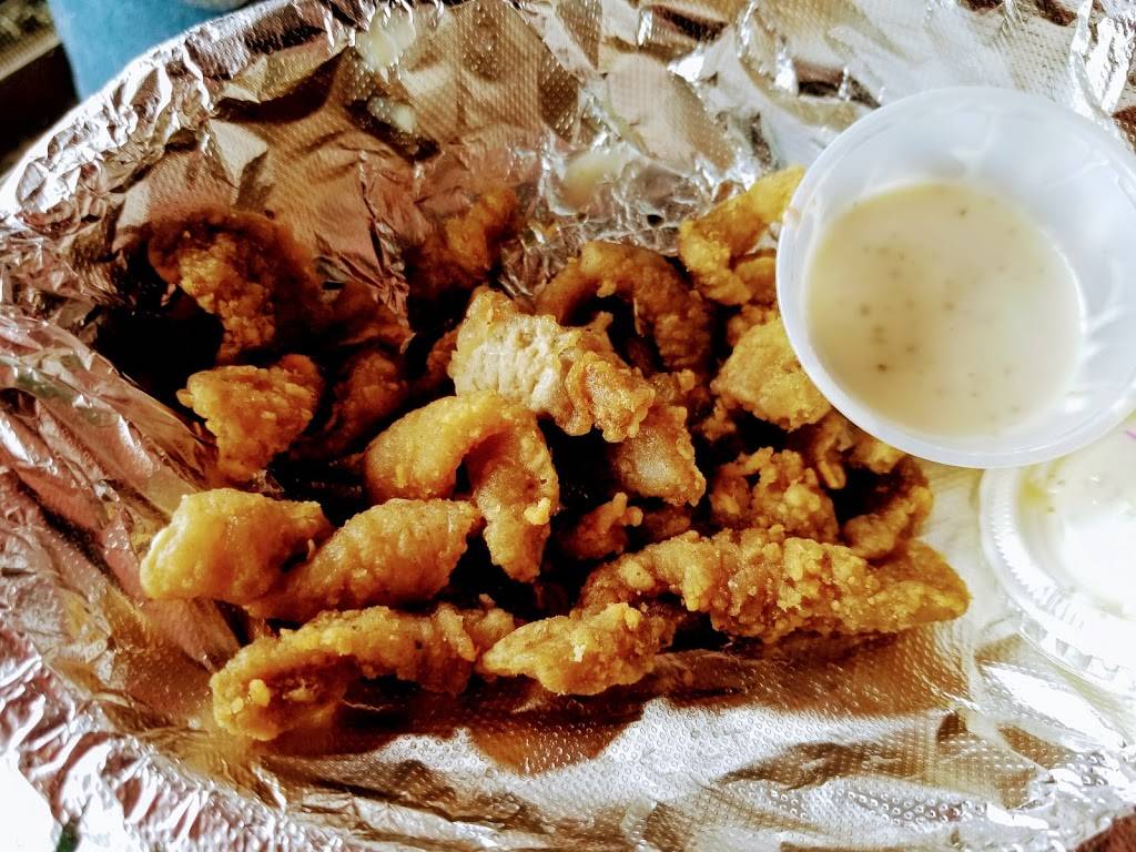 Gianni Mazias | restaurant | 10325 Main St, Clarence, NY 14031, USA | 7167592803 OR +1 716-759-2803