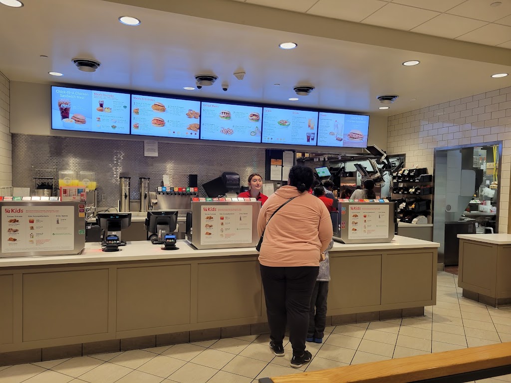 Chick-fil-A | restaurant | 1701 N Tustin Ave, Santa Ana, CA 92705, USA | 7146629599 OR +1 714-662-9599